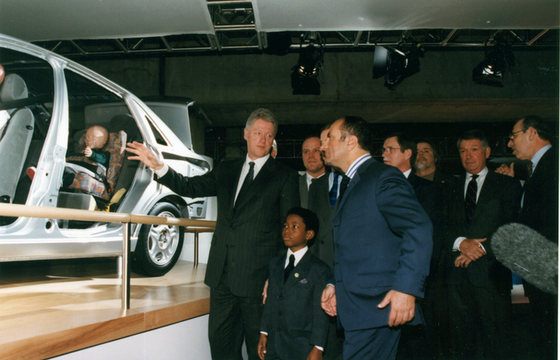 Illustration for article titled This Is How Ridiculous The Detroit Auto Show Will Look In 25 Years